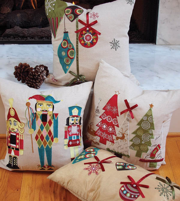 2 New store Hines Of Oxford Christmas Throw Pillows